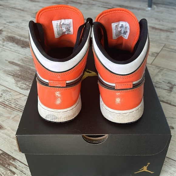 Nike Air Jordan high top shoes-gently used - Picture 4 of 9